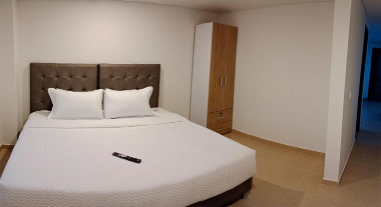 Aparta Suite Plaza Premium Богота Экстерьер фото